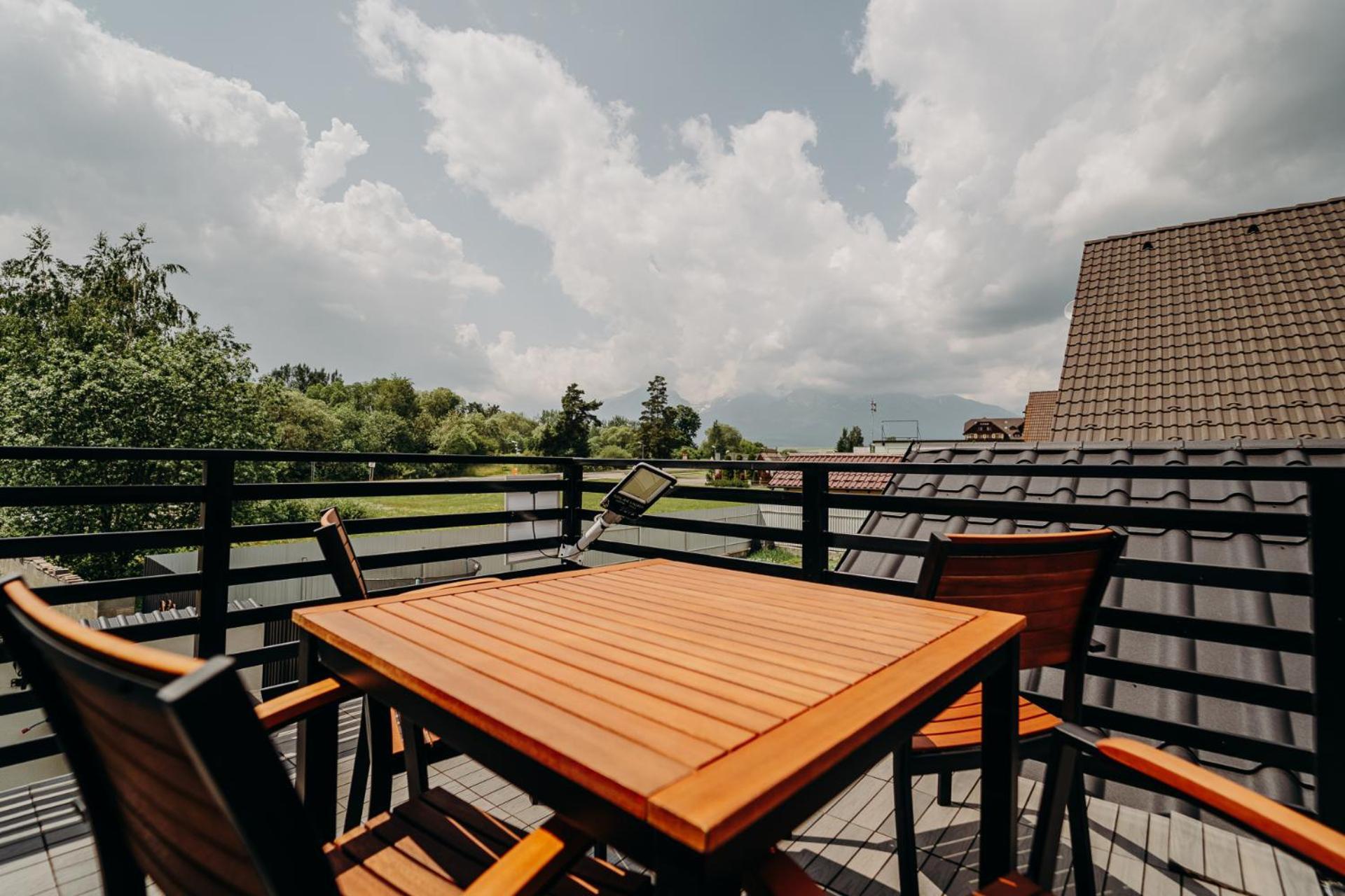 Alavia Residence Велка Ломница Екстериор снимка